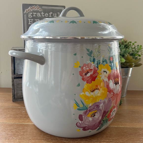New Pioneer Woman Sweet Romance 12-Quart Enamel on Steel Stock Pot Gray - Picture 6 of 7